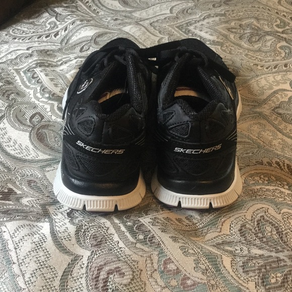 Sketchers Lightweight - Picture 5 of 6